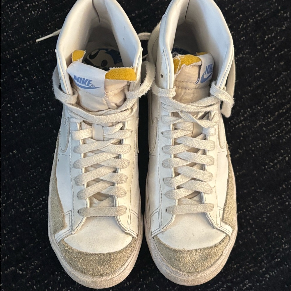 Nike Blazer Mid Sneakers